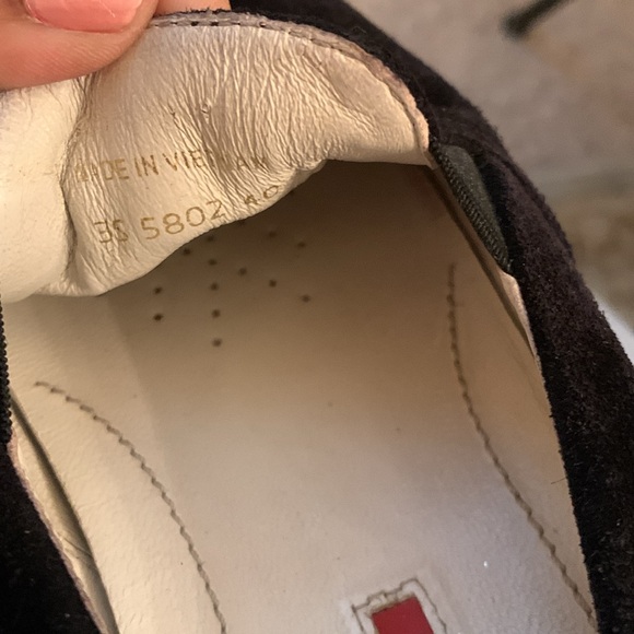 Prada size 40/10 - Picture 7 of 7